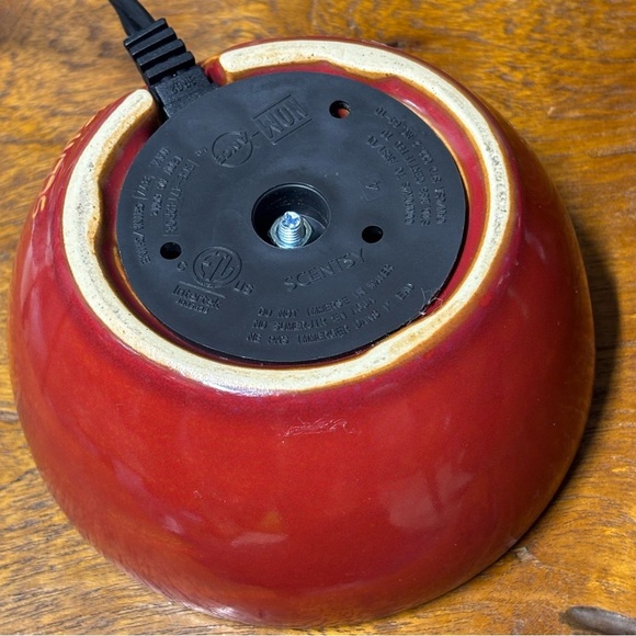 Retired Scentsy ceramic Teacher Appreciation Gift red apple wax warmer / melter - Picture 6 of 8
